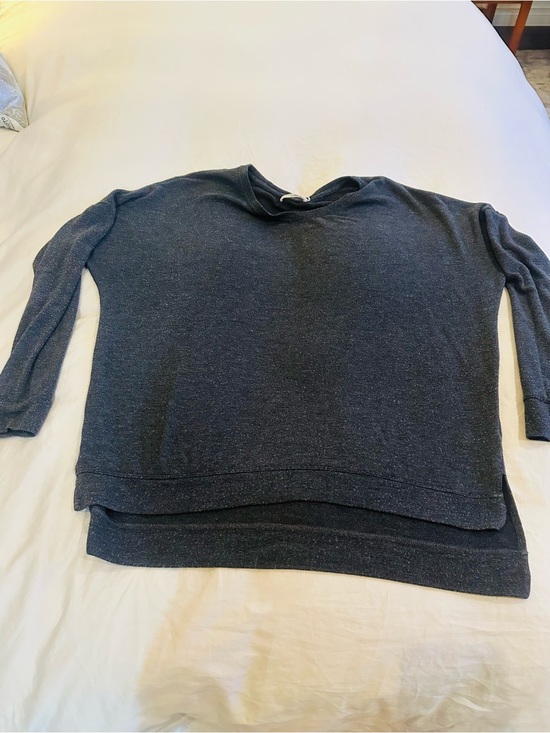 Velvet by Graham & Spencer Tops - Velvet by Graham and Spencer gray sweatshirt, size large